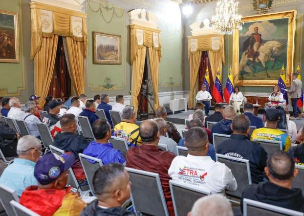 Delcy Rodríguez lideró el Encuentro de Transportistas Públicos 2026