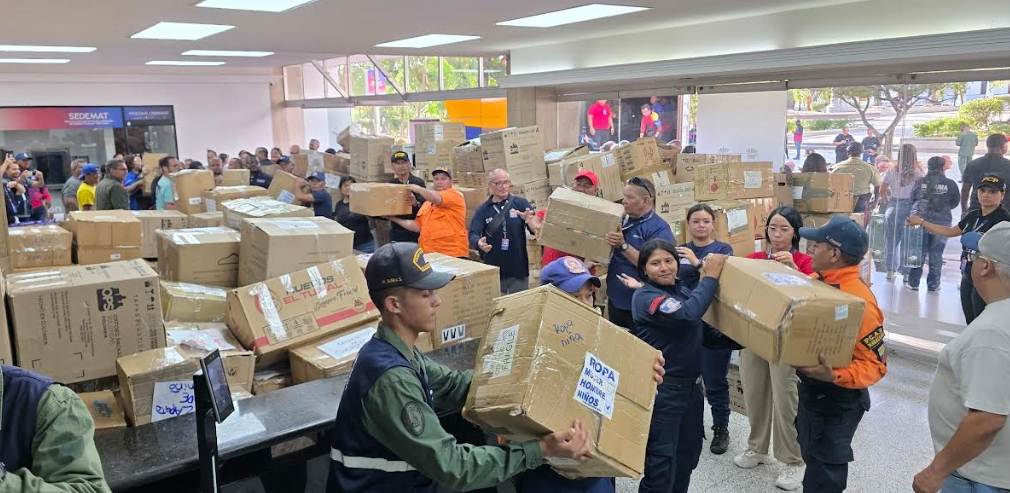 La Alcaldía envía 160 toneladas de donativos en Maracaibo para atender a los damnificados de los sismos