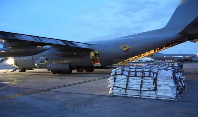 El gobierno de Colombia envía tercer vuelo con ayuda humanitaria, medicamentos y bienestarina a Venezuela