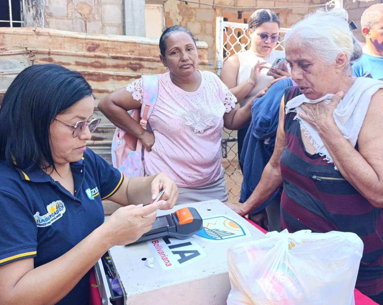 Más de 1.000 familias de las parroquias Francisco Eugenio Bustamante y Luis Hurtado Higuera recibieron alimentos a precios solidarios