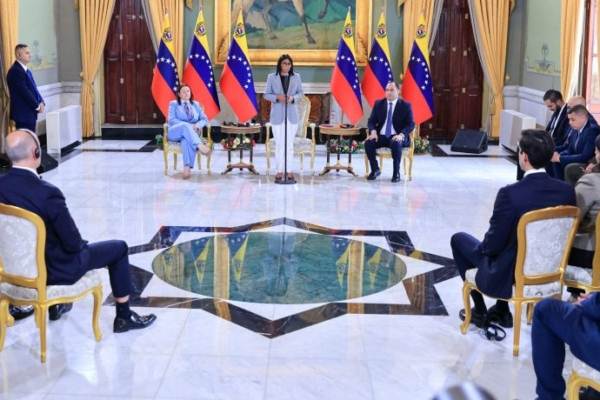 Venezuela firma acuerdo con Shell para explotar el campo gasífero Loran y potenciar la exportación de gas natural en Venezuela y el Caribe
