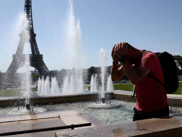 Francia activa alerta roja por una ola de calor extrema que evoca la tragedia de 2003. Conozca el impacto global