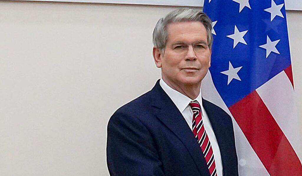 El secretario del Tesoro de EE. UU., Scott Bessent, afirmó que el uso del dólar en el comercio de Venezuela