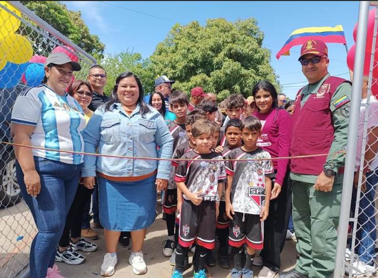 La Alcaldía de Miranda entrega canchas de usos múltiples en Punta de Leiva y Dr. José Antonio Chaves
