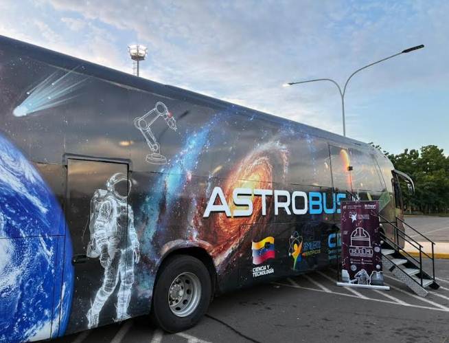 La Ruta del Astrobús en Maracaibo ofrece aulas móviles de astronomía para niños