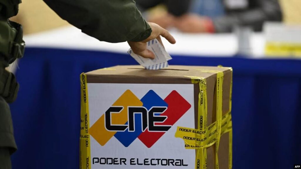 El CNE inició la capacitación obligatoria para la Consulta Popular Nacional 2026