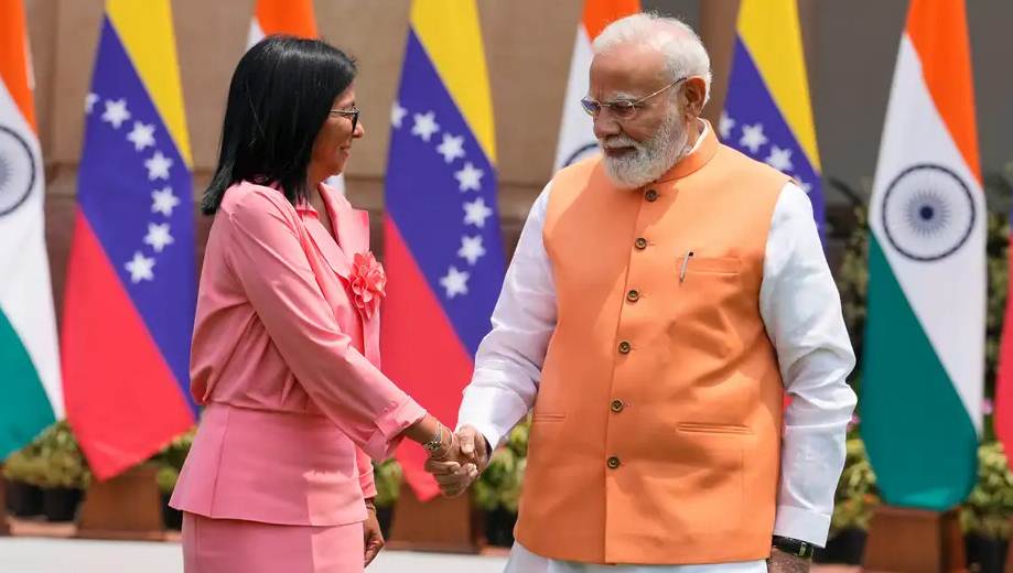 Delcy Rodríguez evalúa acuerdos energéticos en la India para impulsar la exportación del petróleo de Venezuela