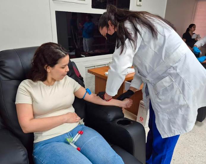 Más de 200 zulianos acudieron a la jornada solidaria de donación de sangre en el Zulia para apoyar a los afectados por los terremotos en Venezuela