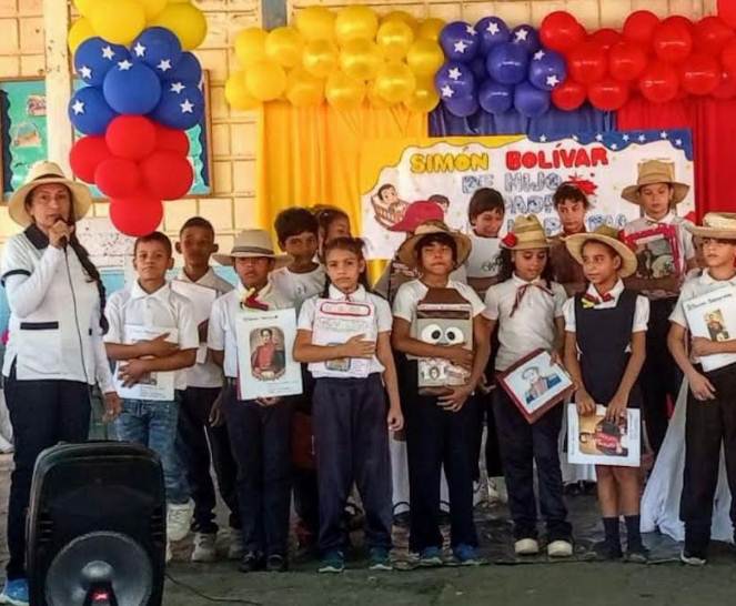 La Feria del Libro en el Zulia cerró su capítulo regional en Lagunillas con una jornada cultural y literaria en honor a Simón Bolívar