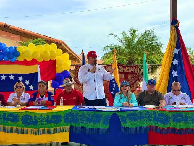 El gobernador Luis Caldera encabeza gabinete en Mara junto a 23 consejos comunales