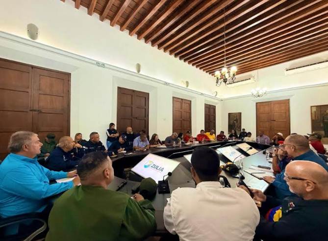 El gobernador Luis Caldera instaló el Estado Mayor para acordar medidas de gas y tarifas