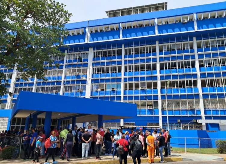 El Plan Cayapa de la Salud optimiza las áreas críticas y la Unidad de Diálisis del Hospital Pedro García Clara en Lagunillas