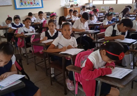 Suspenden las clases en toda Venezuela por los daños del sismo de este miércoles
