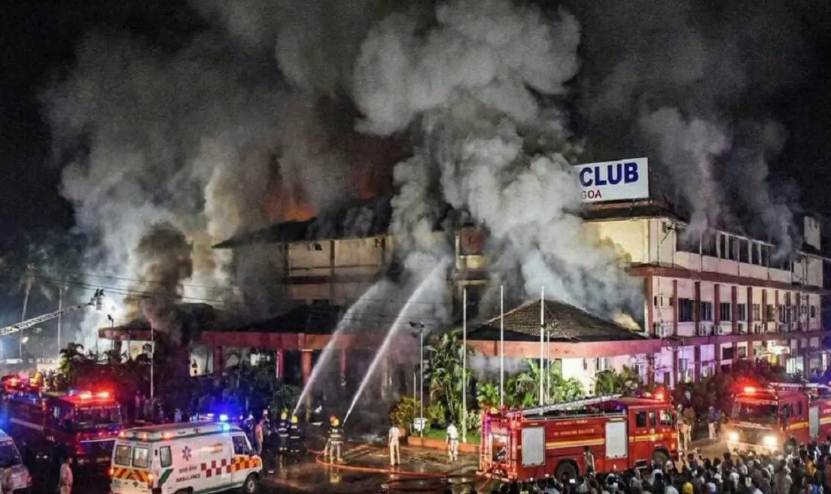 Al menos 21 personas murieron este miércoles tras registrarse un fuerte incendio en hotel de Nueva Delhi