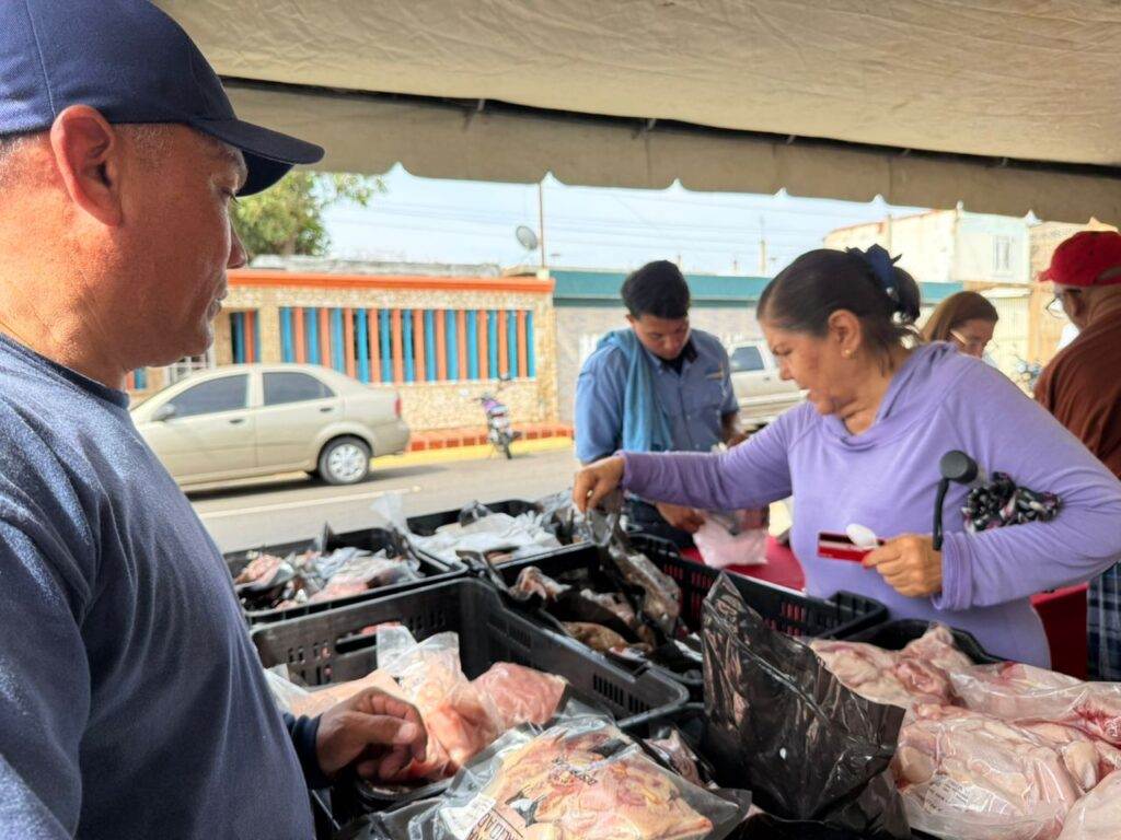 La Alcaldía distribuyó ocho toneladas de alimentos en la parroquia Chiquinquirá para fortalecer la alimentación en Maracaibo