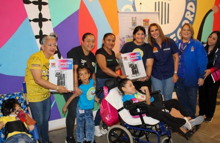 La primera dama Ana Clara Barboza de Di Martino impulsó una jornada de gestión social en Maracaibo
