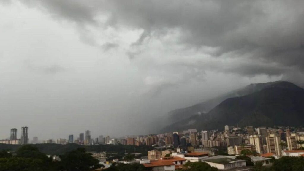 El Inameh anunció la llegada de la onda tropical número 8 a Venezuela para este jueves y mantiene el monitoreo de otros tres sistemas lluviosos