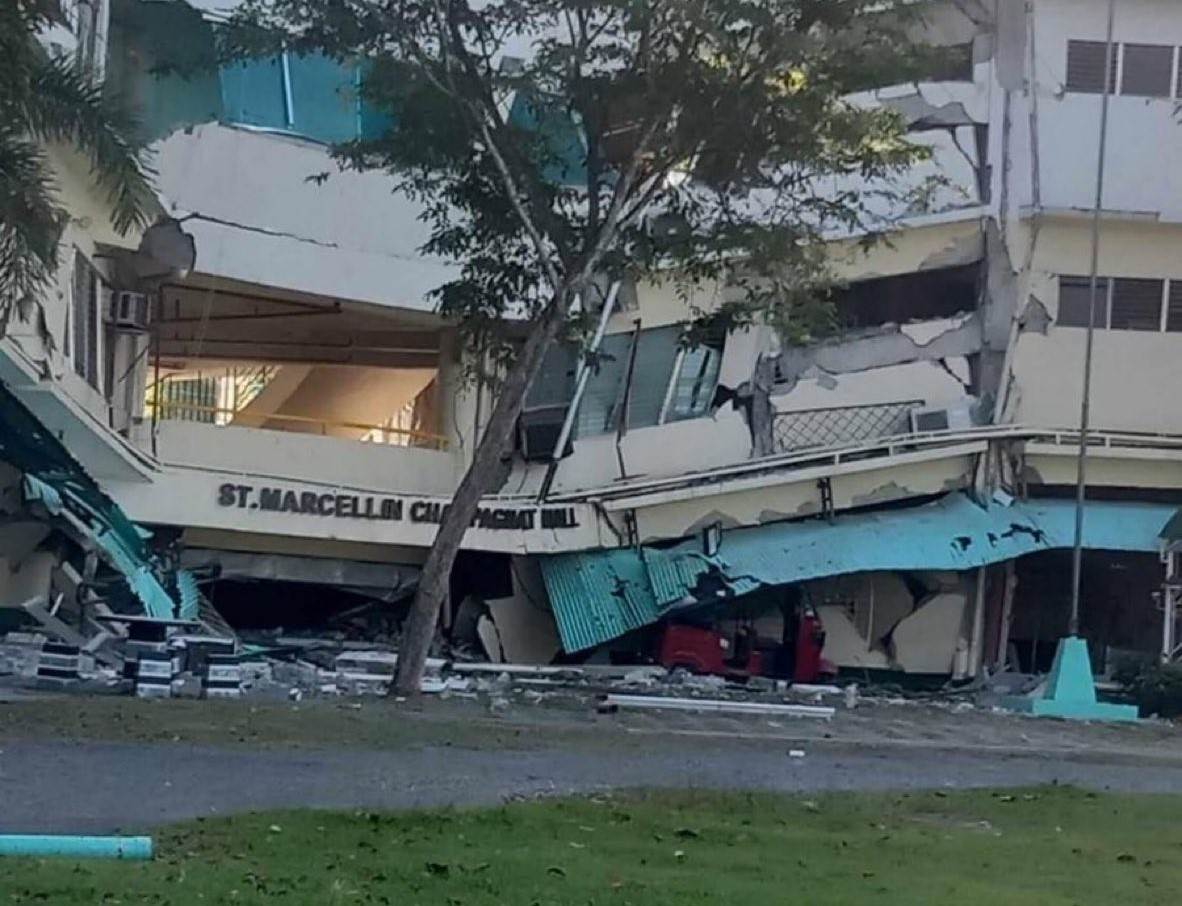 Un fuerte terremoto en Filipinas de magnitud 7.8 deja al menos un muerto, edificios colapsados