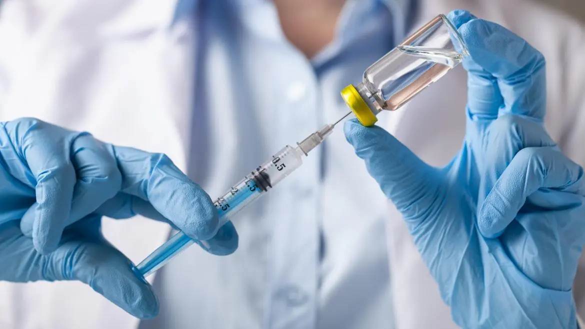 Rusia y Cuba desarrollan nuevas vacunas contra el cáncer con tecnología de IA y ARNm