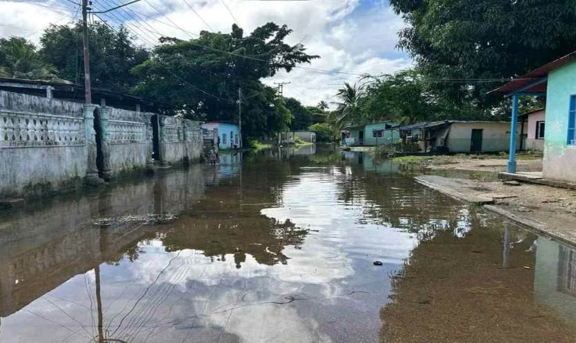 Habilitan tres refugios en Puerto Ayacucho para 12 familias afectadas por el desborde del río Orinoco