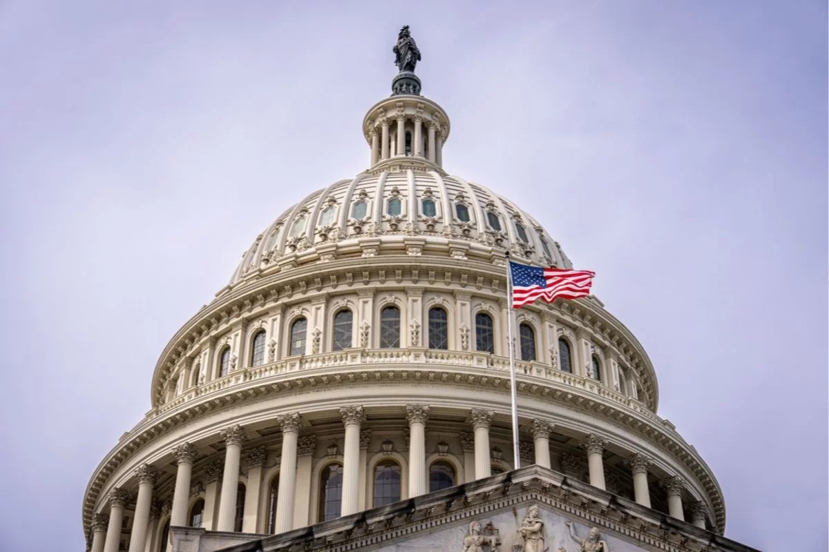 La Cámara de Representantes frena las operaciones militares de Donald Trump contra Irán