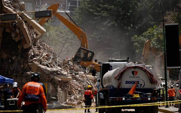 La Alcaldía de Chacao evalúa estructuras bajo criterio de semáforo