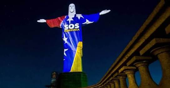El Cristo Redentor de Brasil se iluminó con la bandera nacional en una muestra de solidaridad internacional con Venezuela