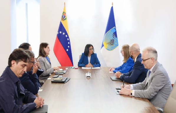 Delcy Rodríguez acuerda hoja de ruta con el BID para la reconstrucción de viviendas en Venezuela tras sismos
