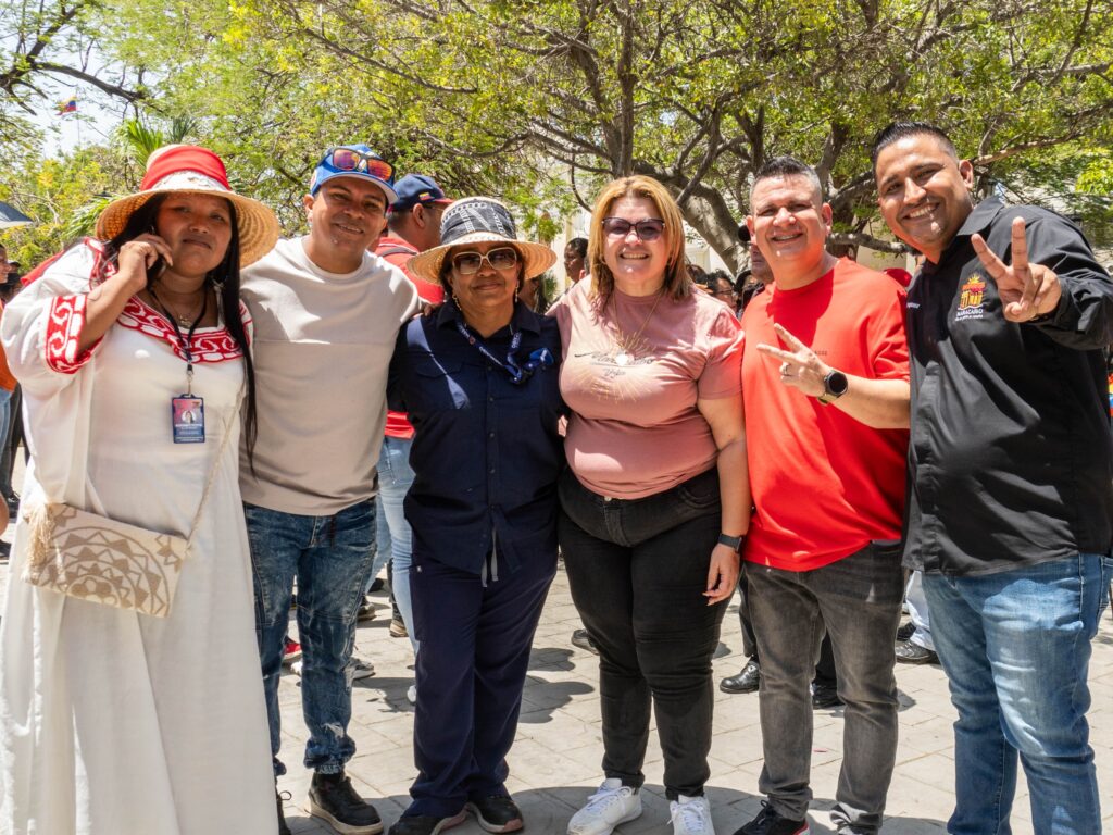 El Concejo Municipal de Maracaibo se movilizó en la Plaza Bolívar para exigir la libertad del presidente Nicolás Maduro