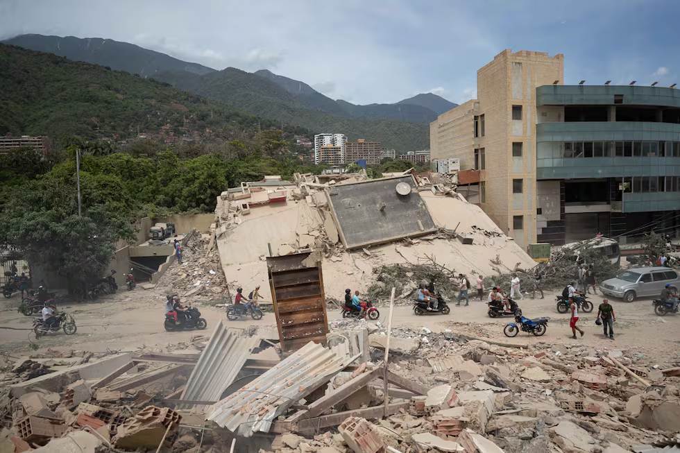 Videos muestran el colapso de edificios tras el fuerte sismo en Venezuela