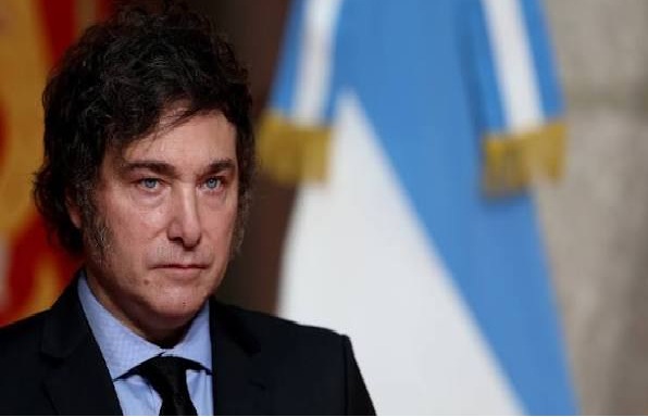 Javier Milei modifica por decreto la Ley de Migraciones para prohibir el ingreso y residencia a extranjeros