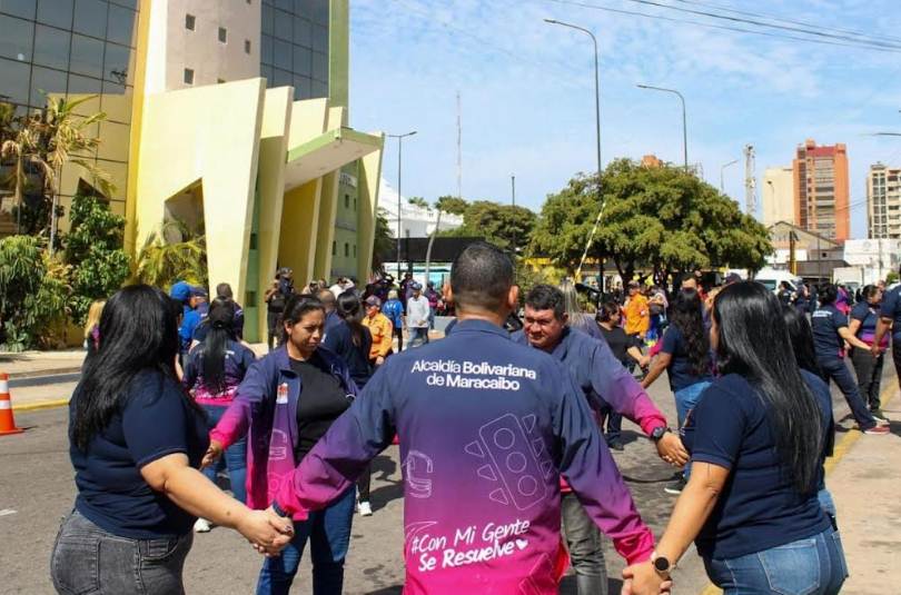 La Alcaldía ejecutó un simulacro de evacuación en la Torre Bolívar para fortalecer la gestión de riesgos en Maracaibo