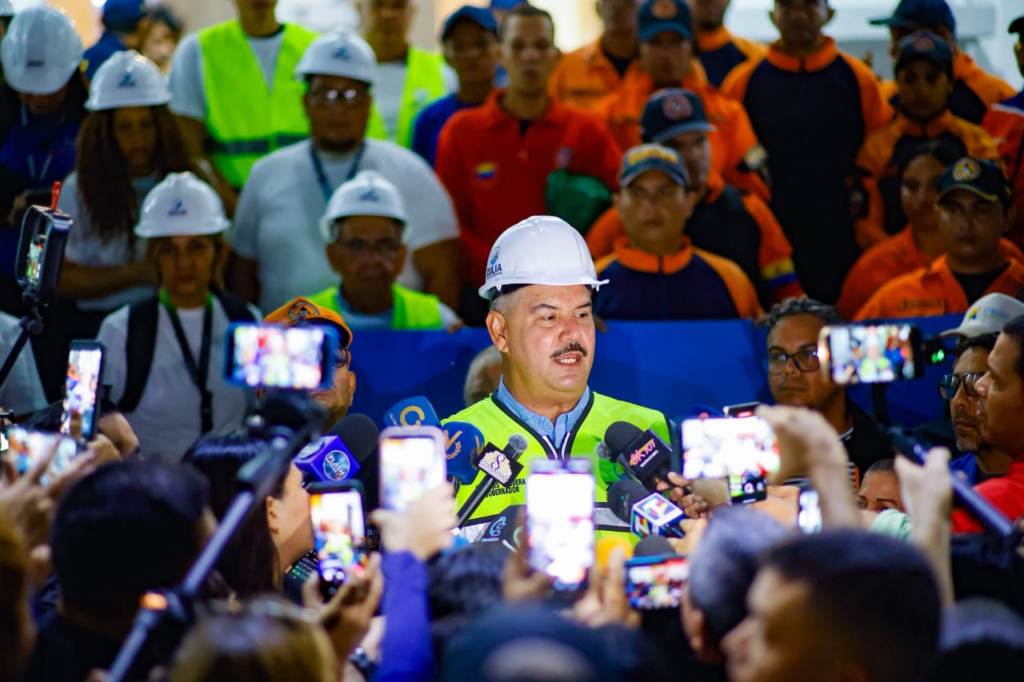 La Gobernación del Zulia despliega 90 expertos en ingeniería y arquitectura a La Guaira