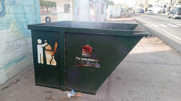 El IMAU denuncia el incendio provocado de un contenedor cerca del Liceo Udón Pérez en Maracaibo