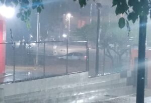 Ingeniero meteorológico Valdemar Andrade explica que las lluvias en Caracas alcanzaron los 80 litros por metro cuadrado