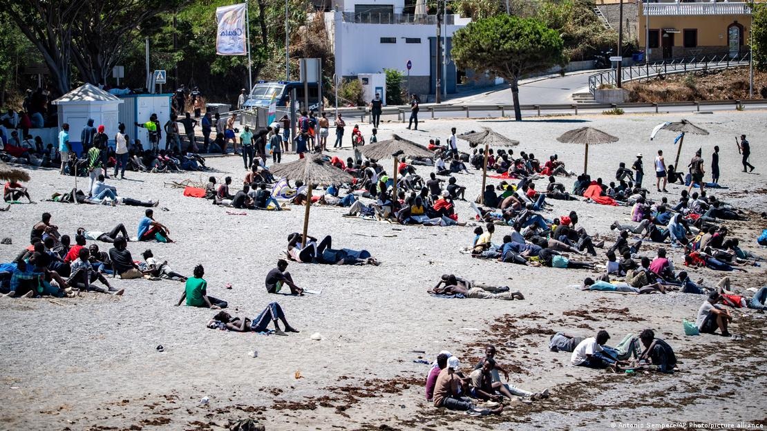 Ministro español del Interior informa que 5.000 migrantes siguen en Ceuta