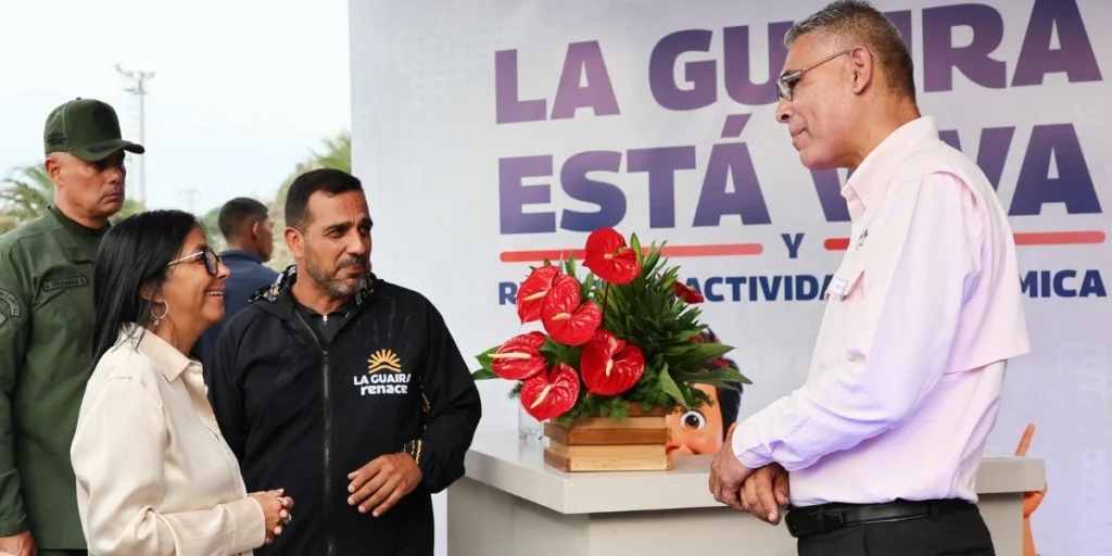 Delcy Rodríguez anuncia financiamiento para comercios afectados por los terremotos en La Guaira