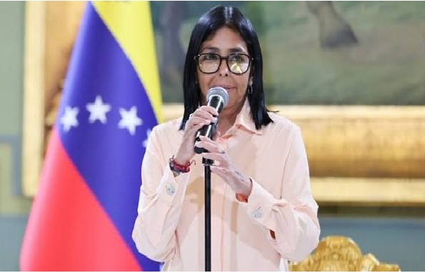 Delcy Rodríguez celebra los avances del primer ciclo de diálogo nacional