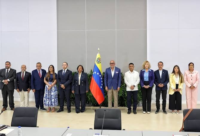 Representantes de la Asamblea Nacional (AN) electa en 2015 y del Gobierno nacional instalaron este 6 de agosto un nuevo proceso de diálogo