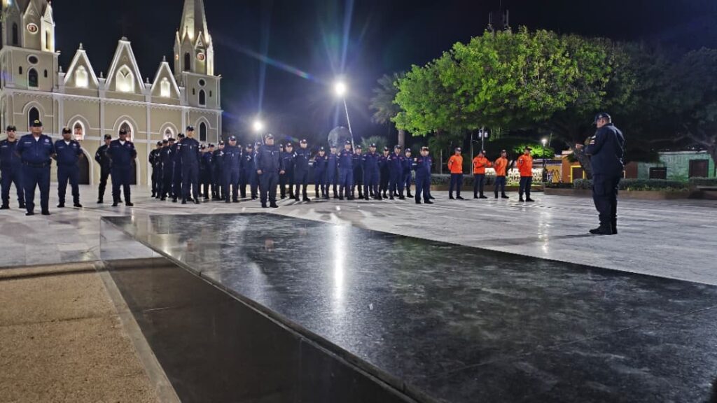 Mara conmemora el Día de la Bandera Nacional con izada del tricolor en la Plaza Bolívar de San Rafael de El Moján