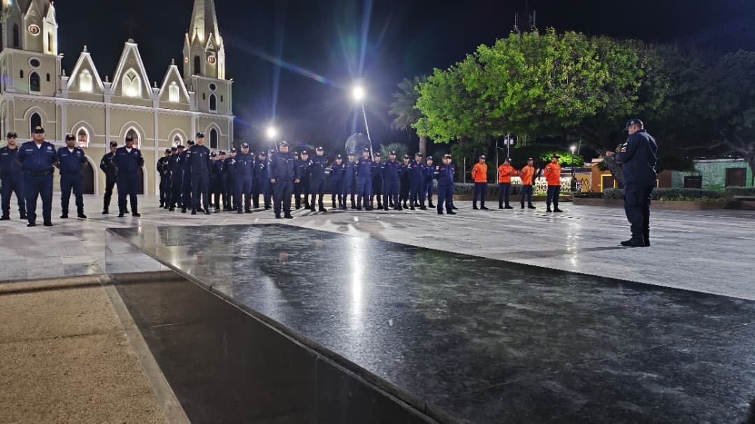 Mara conmemora el Día de la Bandera Nacional con izada del tricolor en la Plaza Bolívar de San Rafael de El Moján