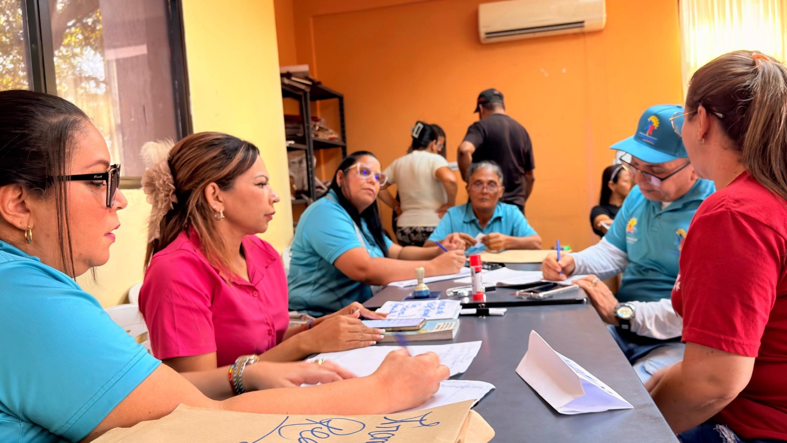 Alcaldía de San Francisco realiza jornada social "Soy Venezolano" brindando servicios de identidad