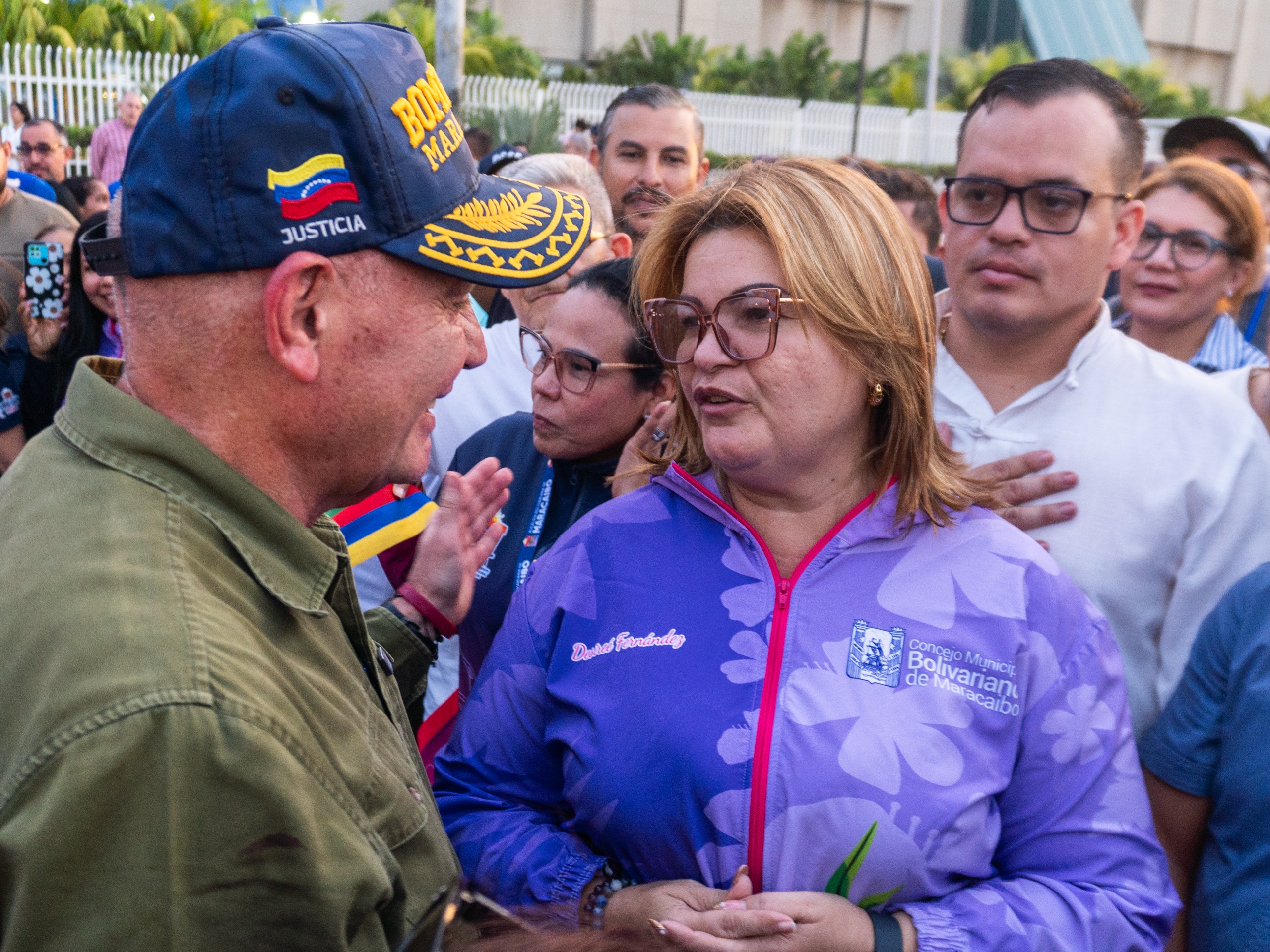 Inauguran nuevo paso peatonal frente al CC Galerías en Maracaibo para reforzar la seguridad vial y prevenir accidentes