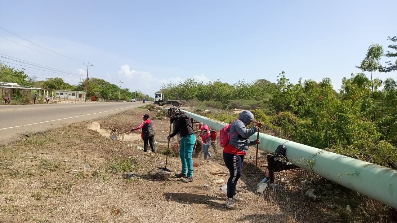 Brigadas ambientales de la Alcaldía de Mara limpian drenajes y recolectan desechos tras las lluvias en el estado Zulia