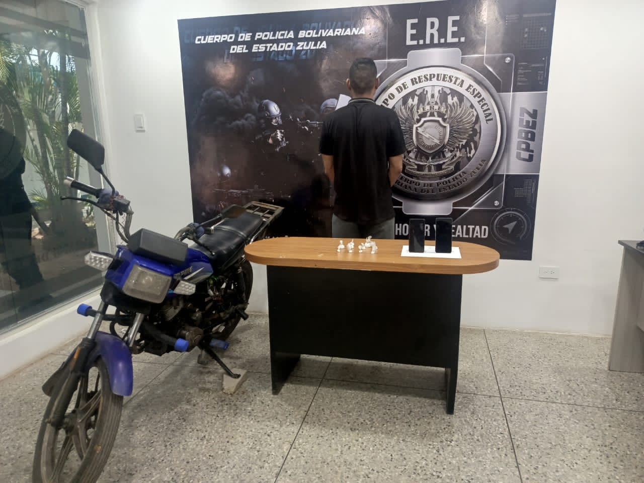 Funcionarios del Cpbez durante procedimiento que dejó dos detenidos por presunta droga en Maracaibo