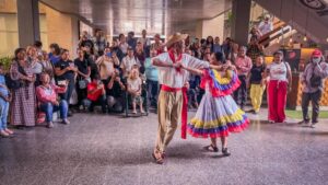 Detalles del conversatorio sobre gestión del patrimonio cultural y tradiciones en el Zulia realizado en el Banco Central de Venezuela
