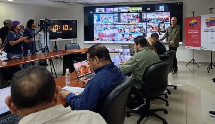 Ministro Ricardo Melendez realiza charla climática, en la estación de monitoreo del Inameh para seguimiento de la crisis climática en Venezuela.