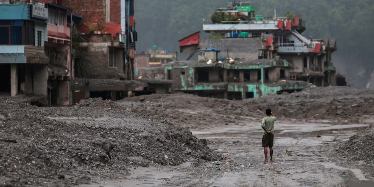 Detalles de las devastadoras inundaciones en Nepal y China que dejan más de 900 muertos y 4.700 desaparecidos