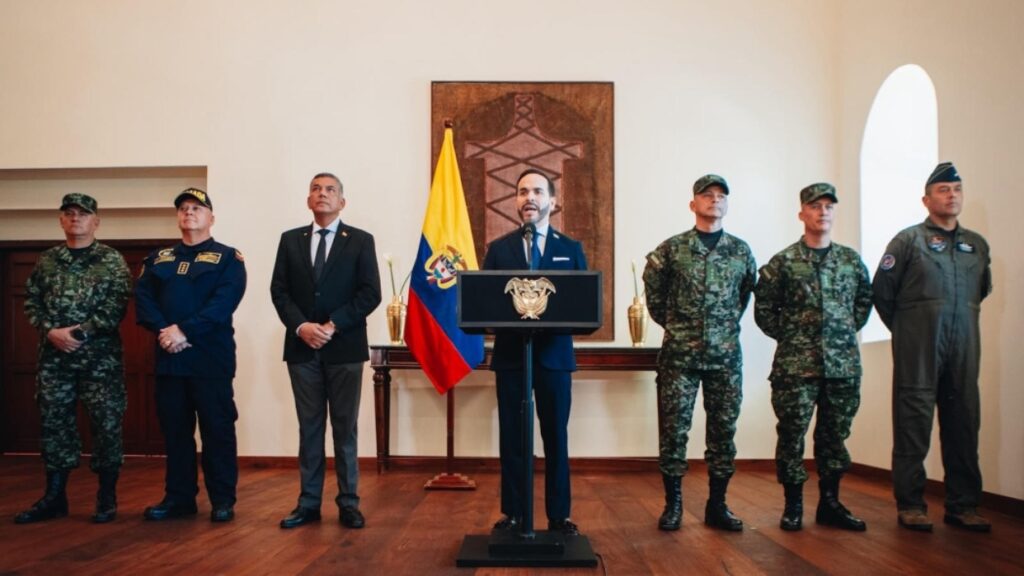 El presidente Abelardo De la Espriella renovó la cúpula militar de Colombia y reincorporó al general Erick Rodríguez