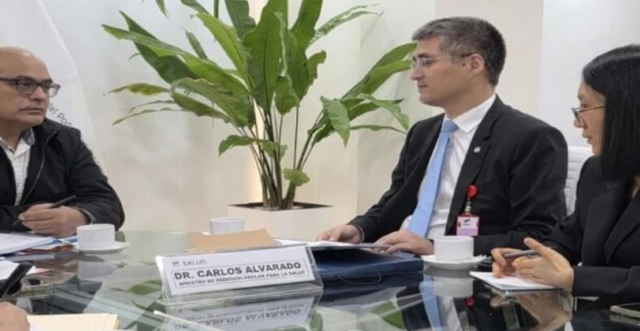 Venezuela evalua convenios con China para fortalecer sistema de salud